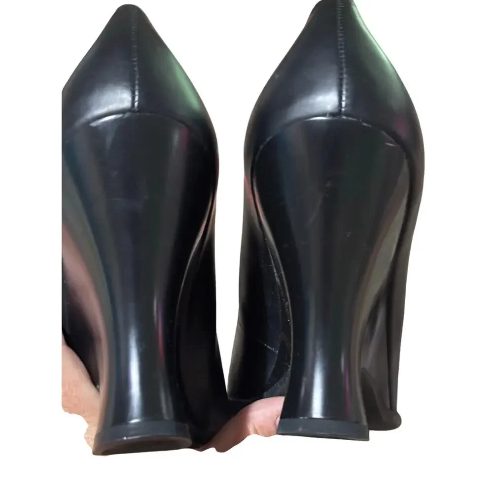 BCBGMaxaria black 8.5 wedge worn once euc like new